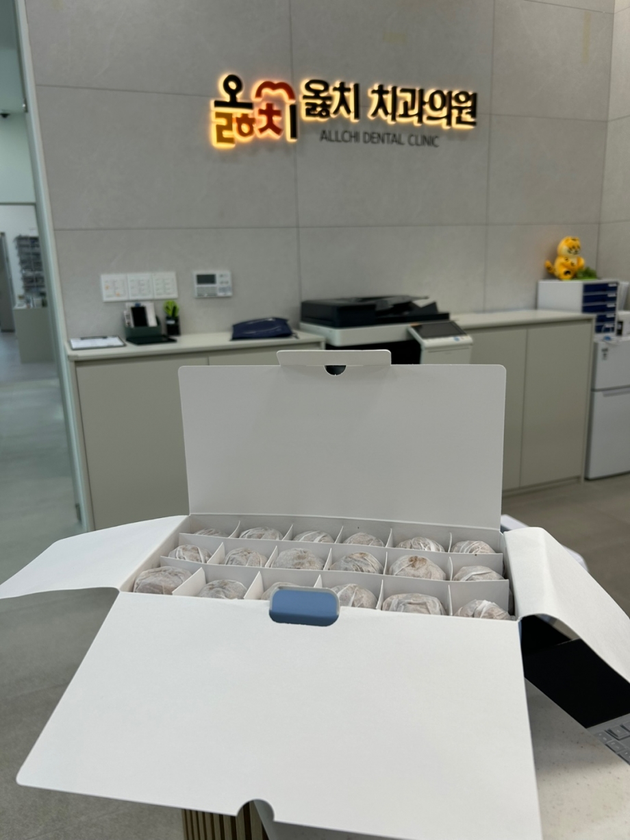 http://www.oc-dentalclinic.com/bs/userimg/fileu/1748483738_KakaoTalk_20250529_104910318_03.jpg